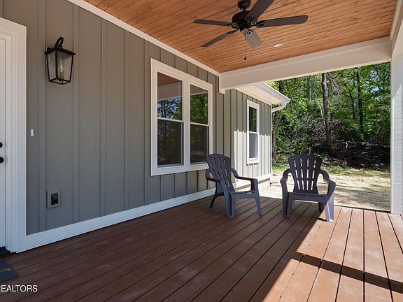 3rd image of 4211 Mockingbird Ln