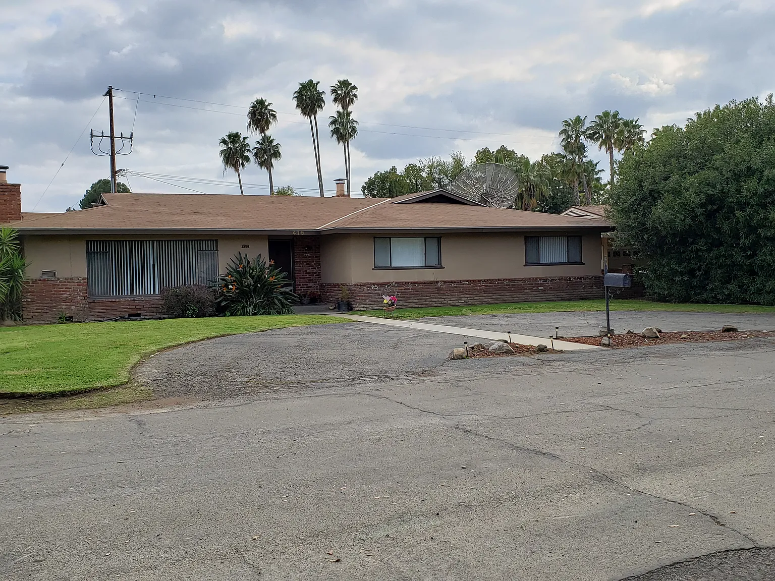 W Twain Ave, Fresno — Photo 2