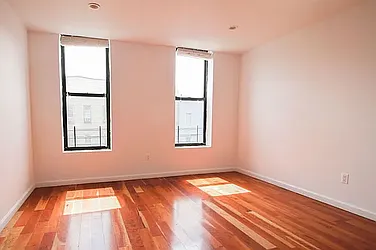 Rented by L Rose Realty (Brokerage)