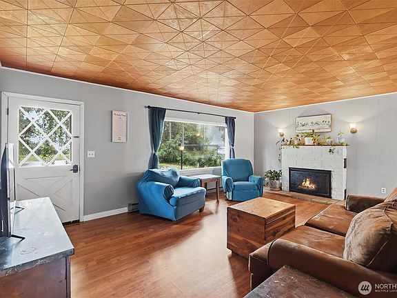 4th image of 1034 Ash Avenue