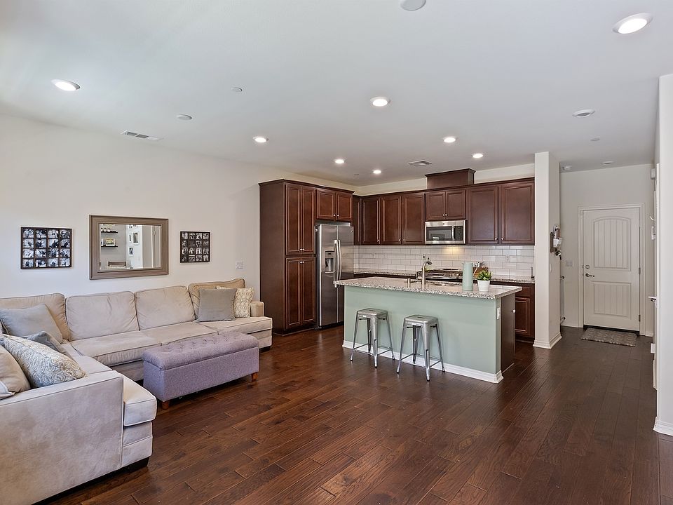 1st image of 40367 Calle Real