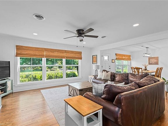 5th image of 293 Hanes Ln