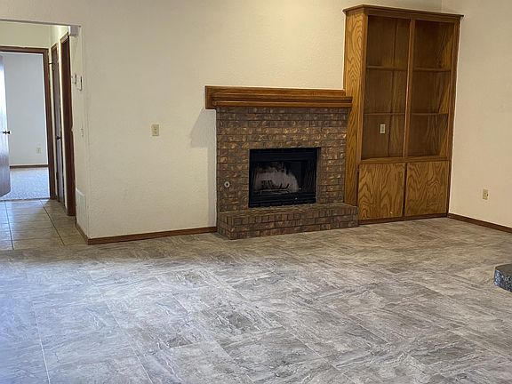 4th image of 2820 SE 55th St #1