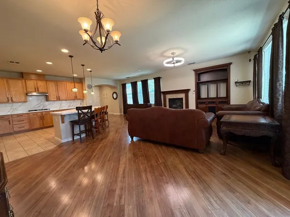 5501 Claudied Way, Elk Grove, CA 95757