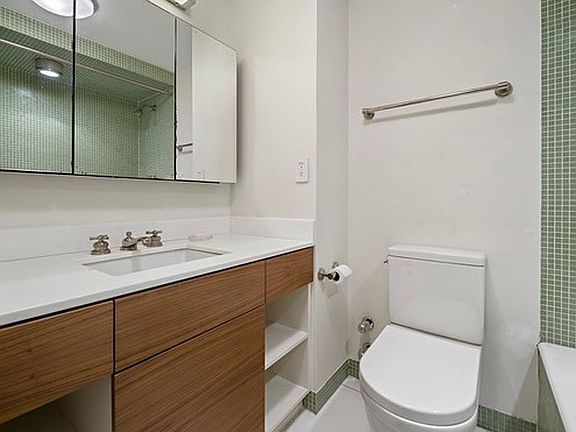 5th image of 124 E 79th St #8D