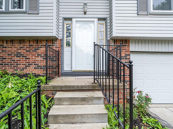 3rd image of 1132 Hampshire Dr