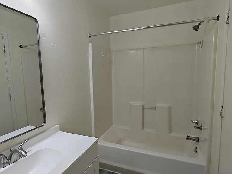 133 W Lester St — Photo 17