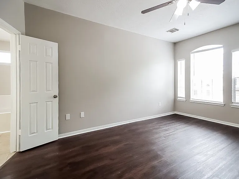 1818 Oak Ridge Dr — Photo 11