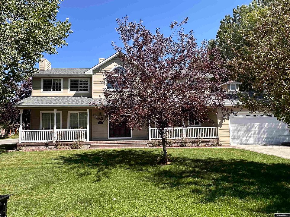 1st image of 389 E Cottonwood Drive