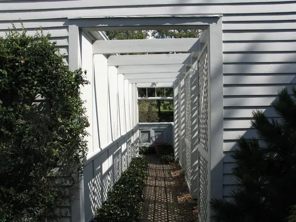 35 Beechwood Way, Briarcliff Manor, NY 10510