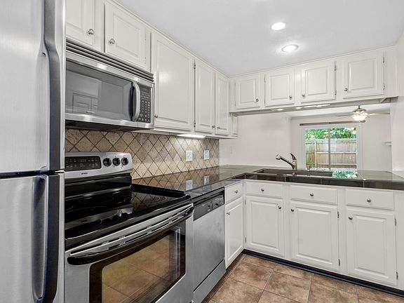 4th image of 1519 N Leverett Ave APT 26