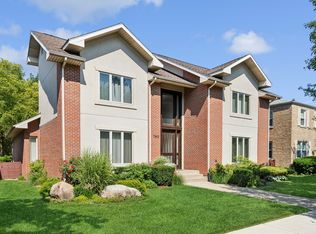 7842 E Prairie Rd, Skokie, IL 60076