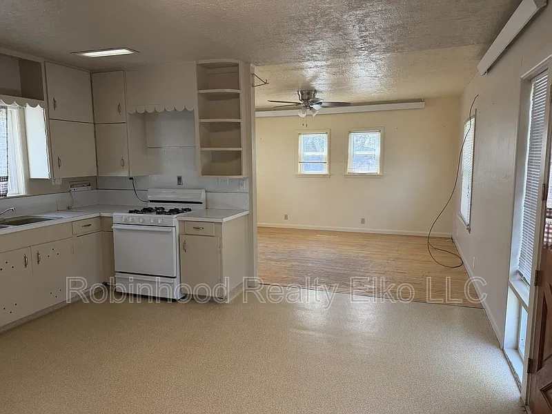 1 bed, 1.0 bath, 1622 sqft, $1,100 — Photo 4