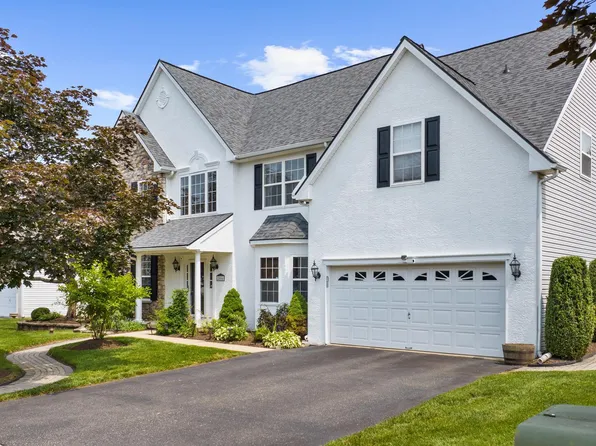 2004 Janet Dr, Collegeville, PA 19426