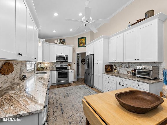 4th image of 1529 STONEBRIAR Road