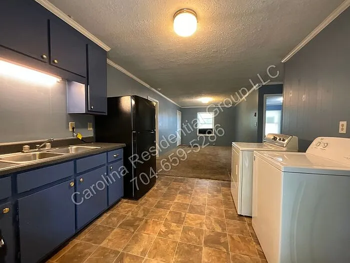 1380 Fairley Ave #B — Photo 5