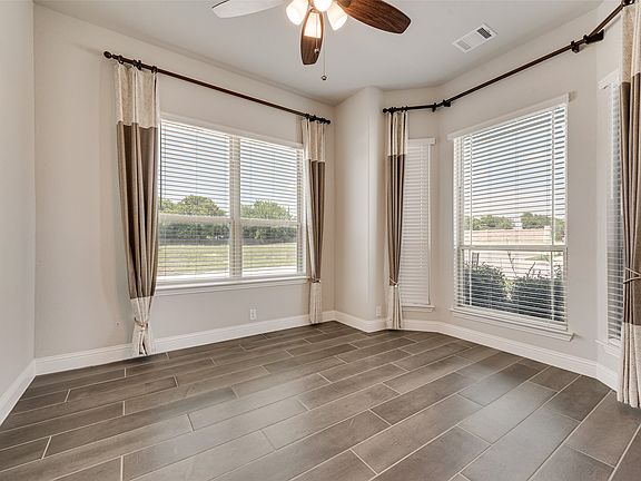 3rd image of 1941 Silverleaf Dr