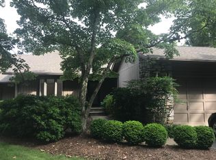 28 Ridgeview Dr, Asheville, NC 28804