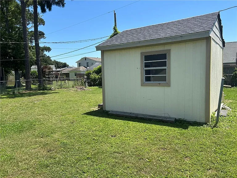 725 Oakwood Dr — Photo 8