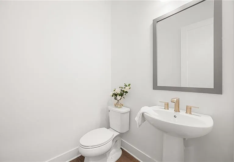 2815 Medford Dr — Photo 24
