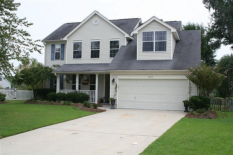 Beautifully Decorated 4 BR Home in Cul-de-sac!