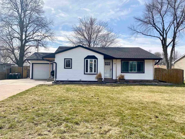 1909 W 10th St, Hastings, NE 68901