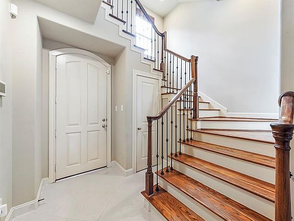 5th image of 8834 Lakeshore Bend Dr
