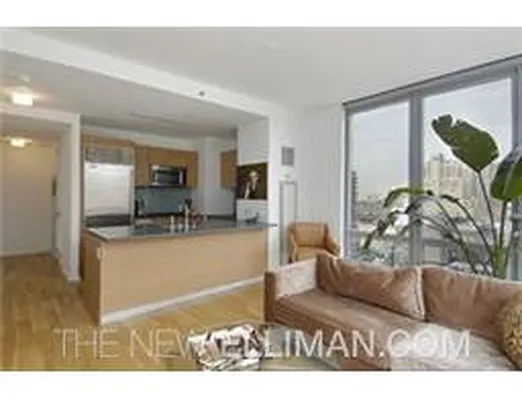 Rented by Douglas Elliman | media 33