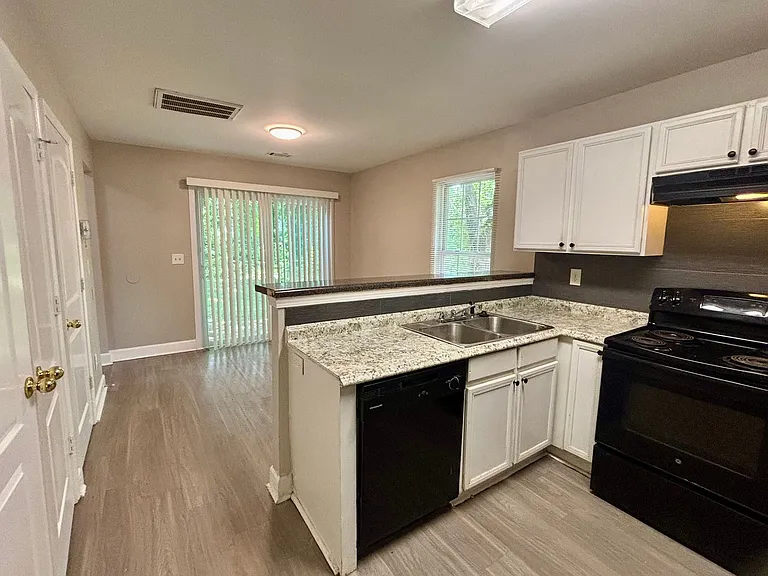 2595 Elliott St NW — Photo 6