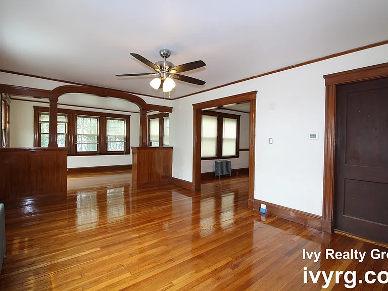 24-26 Edgecliff Rd #24 — Photo 1