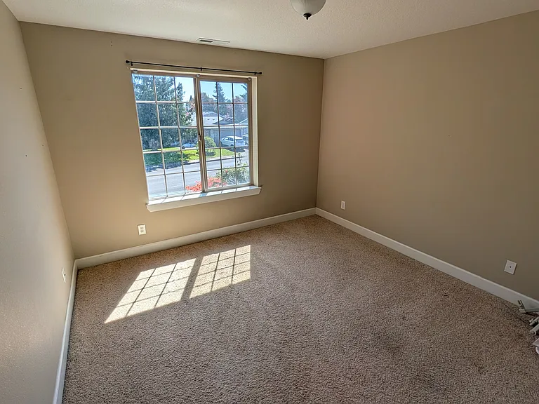 250 N Cole Ave — Photo 24