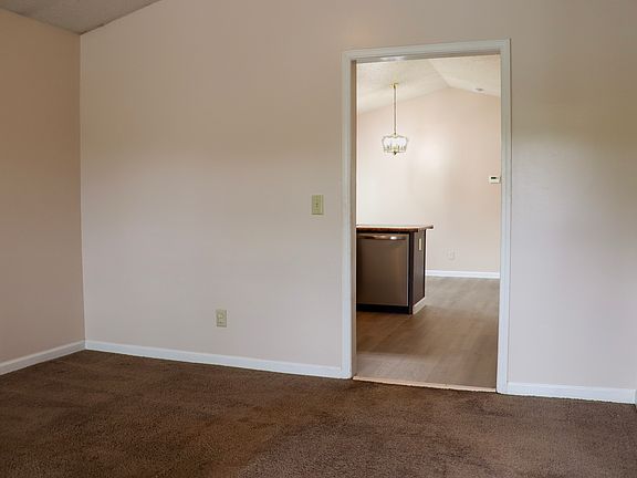 4th image of 3533 Riverside Dr