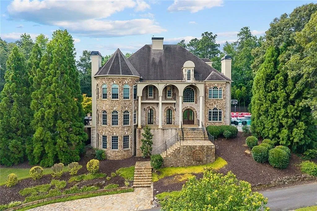 6 bed, 8.0 bath, 10575 sqft, $25,000 — Photo 1