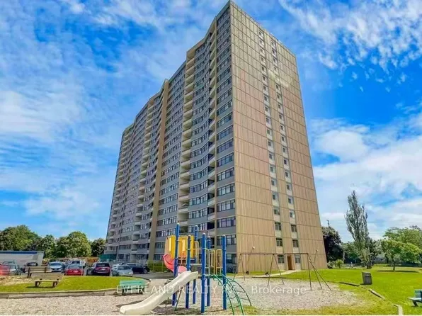 2050 Bridletowne Cir #303, Toronto, ON M1W 2V5