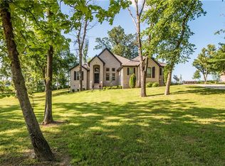 907 King Arthur Dr, Springdale, AR 72762
