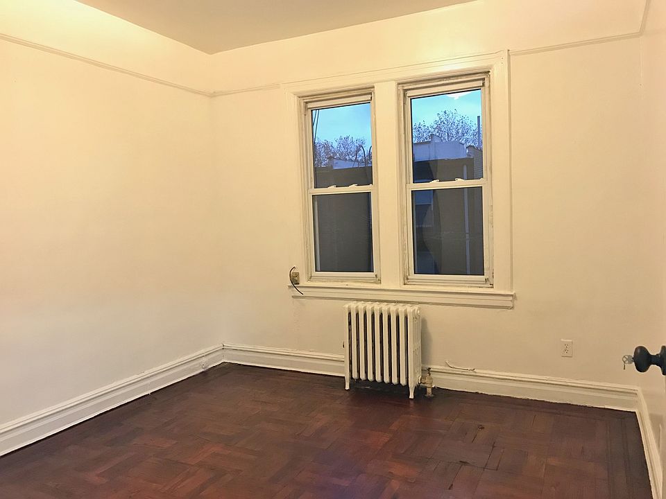 2nd image of 4920 Skillman Ave