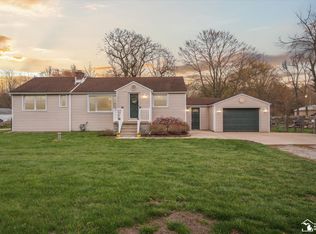 8766 Secor Rd, Lambertville, MI 48144