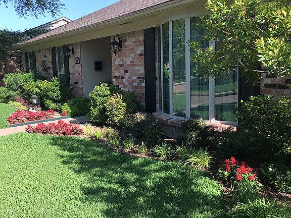 Extensive Landscaping