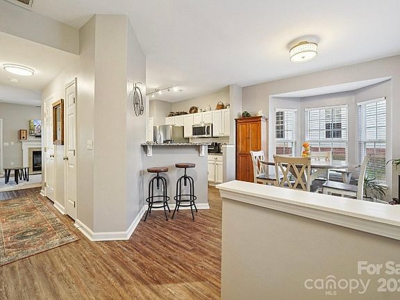 2nd image of 4003 Christine Ln