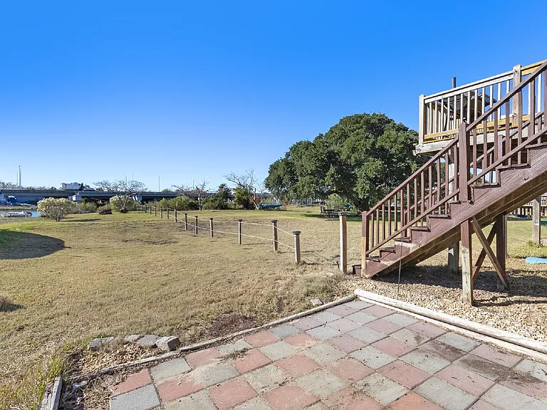 735 W Ocean View Ave #A — Photo 22