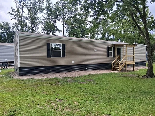 1282 Lanvale Rd NE — Photo 1
