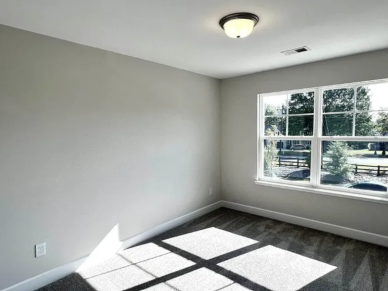 207 Taylor Woods Ct #1 — Photo 10
