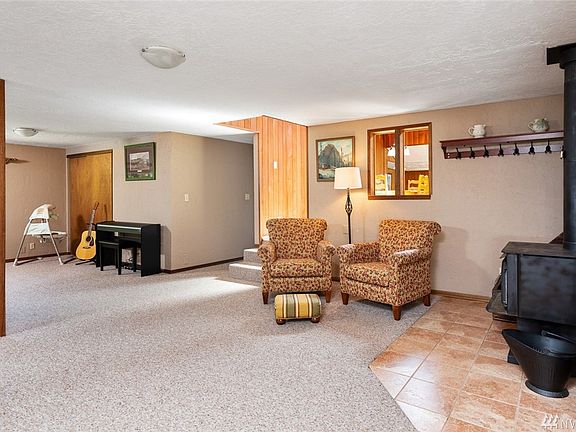 5th image of 1044 SE Fauna Ln