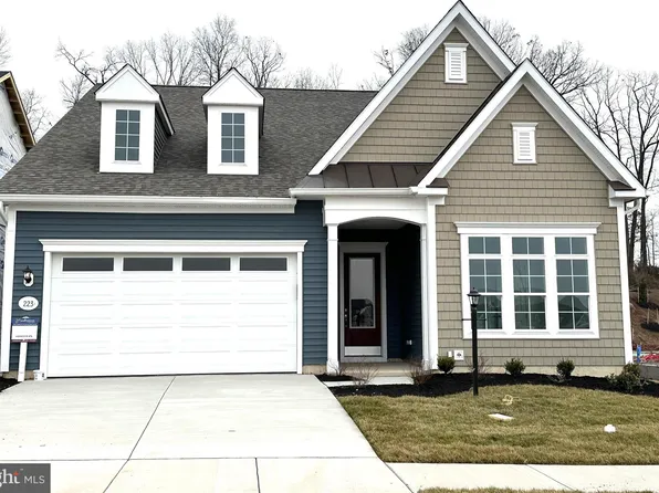 223 Quiet Creek Dr, Gettysburg, PA 17325