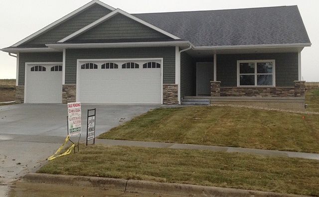 1st image of 602 Owen St