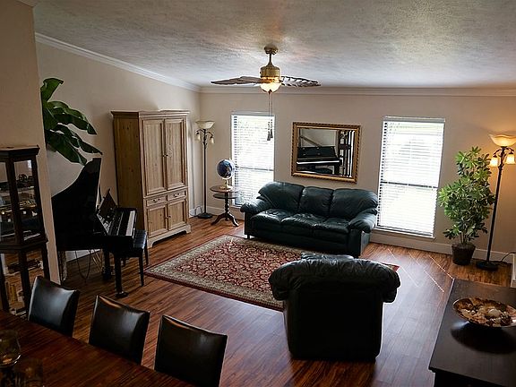 4th image of 4374 Newton St