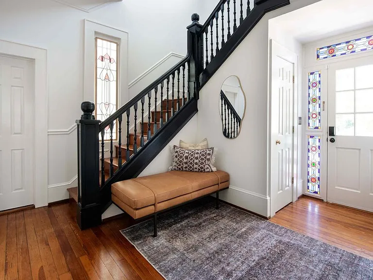 416 Augusta Ave SE — Photo 5