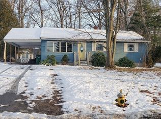 58 Woodruff Rd, Clinton, MA 01510