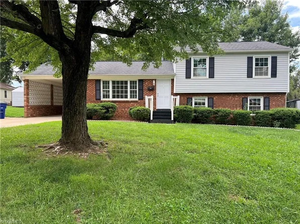 3826 Draper St, Winston Salem, NC 27105