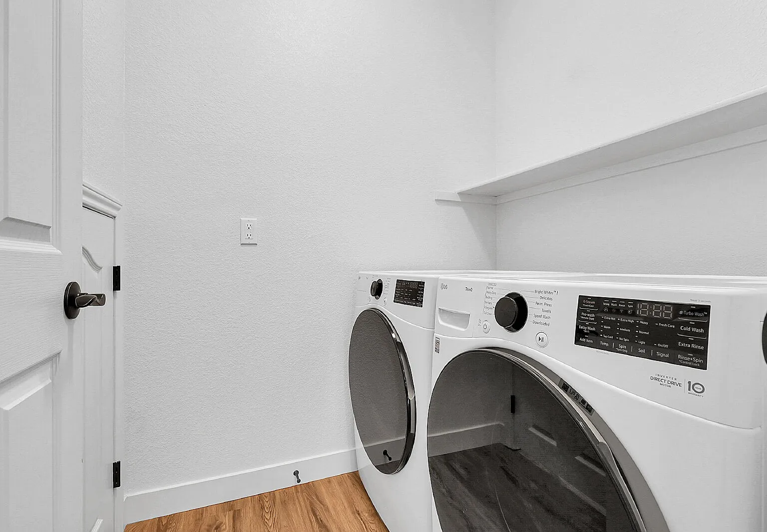 3 bed, 3.0 bath, 1633 sqft, $2,641 — Photo 4